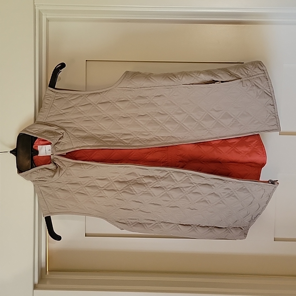 Croft&Barrow tan women's vest, size small, like new